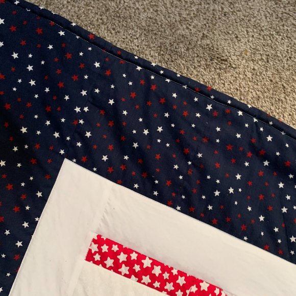 HANDMADE LAP QUILT RED WHITE AND BLUE LITTLE SCHOOL HOUSE 40" X 55" - Picture 4 of 4